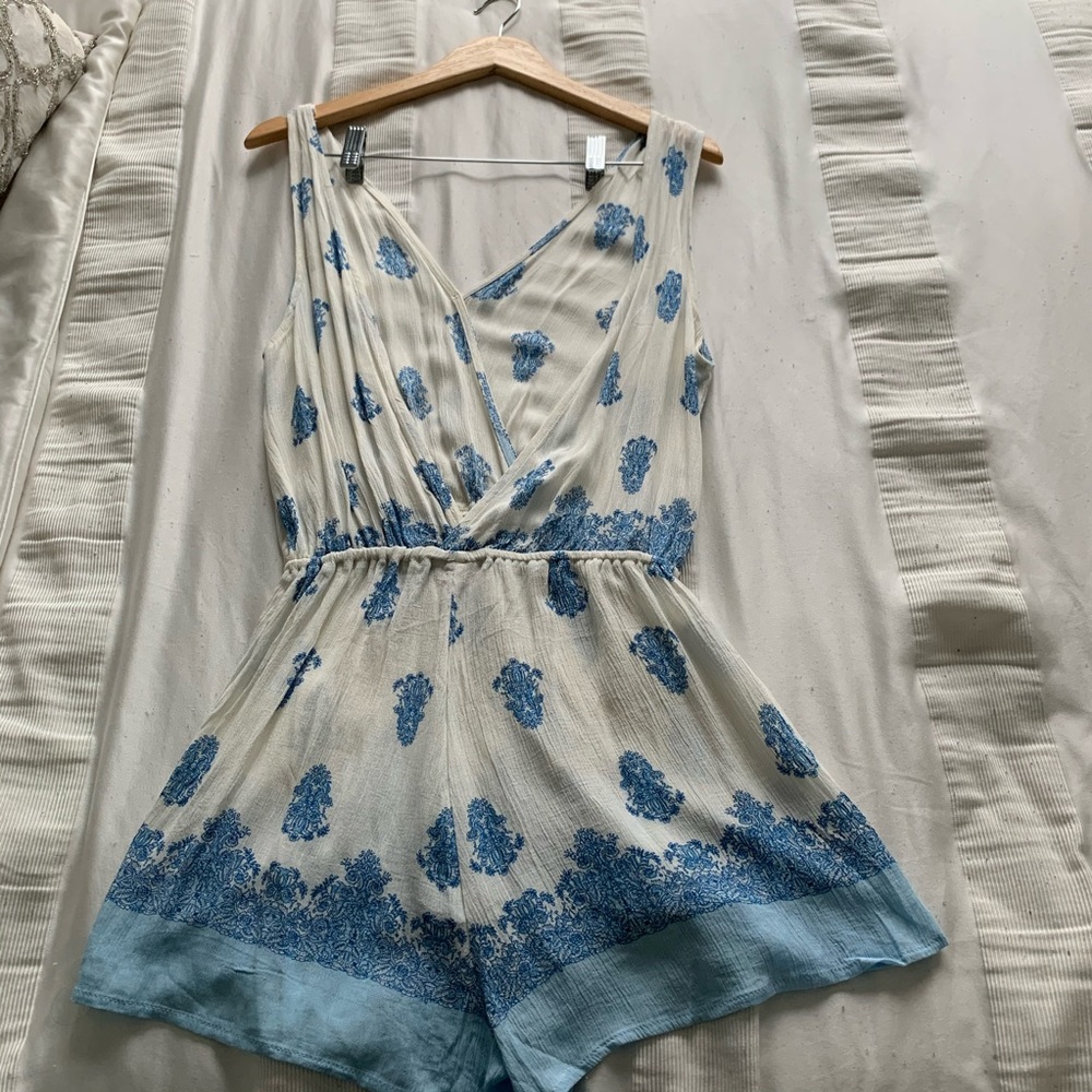 Open Back Ropmper - Picture 2 of 2